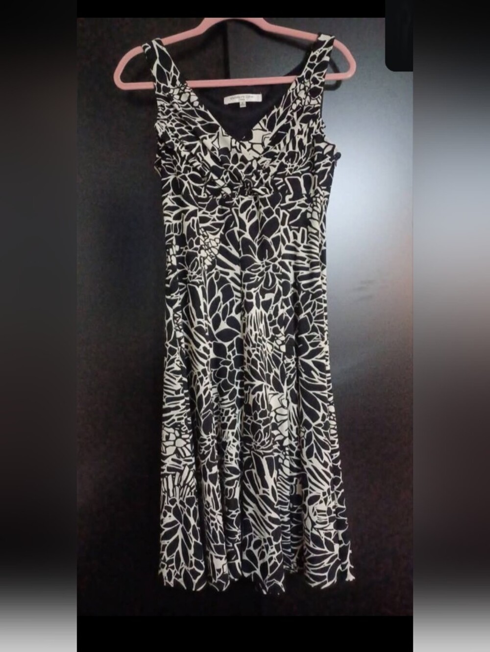 Black & White Floral V-Neck Women’s Dress SIZE 6
